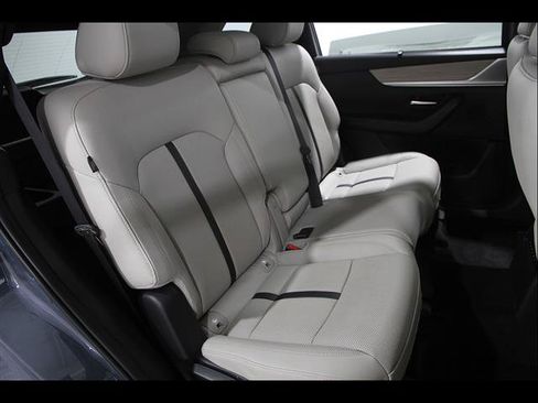 Certified 2025 MAZDA CX-70 Plug-In Hybrid w/ Premium Pkg AWD/4WD image 18