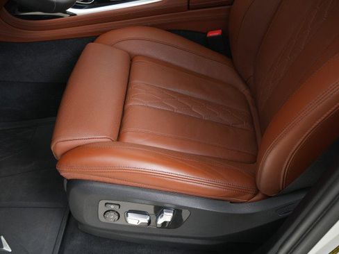 Used 2023 BMW X7 M60i w/ Executive Package image 44