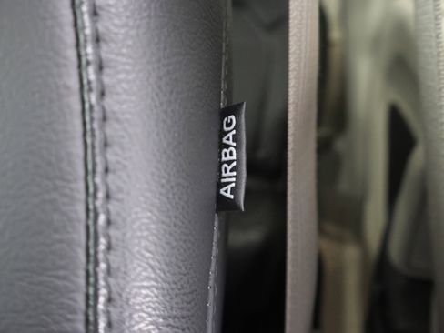 Used 2020 Chrysler Pacifica Touring-L Plus FWD image 43