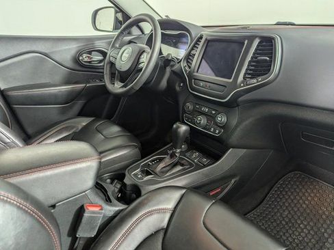 Used 2022 Jeep Cherokee Trailhawk image 24