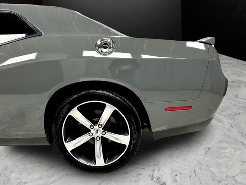 Used 2019 Dodge Challenger SXT RWD image 19