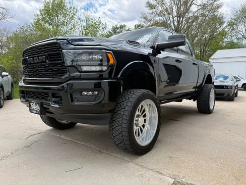 Used 2022 RAM 2500 Limited AWD/4WD image 4