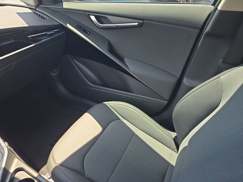New 2026 Kia Niro EX FWD image 15