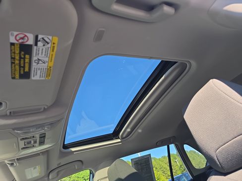 Used 2023 Toyota RAV4 XLE w/ Convenience Package FWD image 30