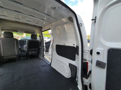 Used 2015 Nissan NV200 S FWD image 33