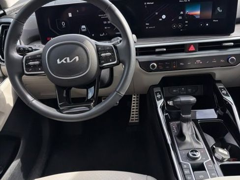 Certified 2025 Kia Sorento SX image 25