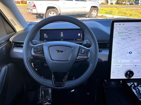 Used 2022 Ford Mustang Mach-E Select image 7