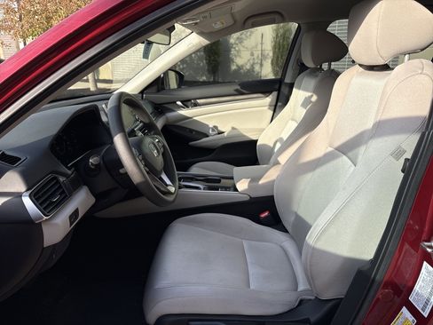 Used 2019 Honda Accord LX image 16