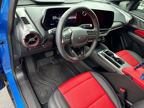 Used 2025 Chevrolet Equinox EV RS w/ Convenience Package II FWD image 12