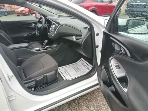 Used 2022 Chevrolet Malibu LT FWD image 10
