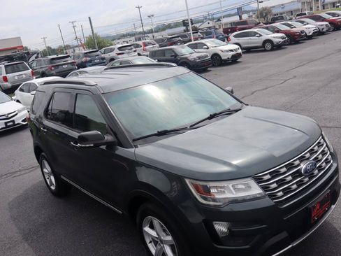 Used 2016 Ford Explorer XLT w/ Equipment Group 202A AWD/4WD image 20