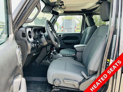 New 2025 Jeep Gladiator Sport image 3