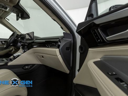 Used 2025 Acura MDX SH-AWD w/ Technology Package image 42