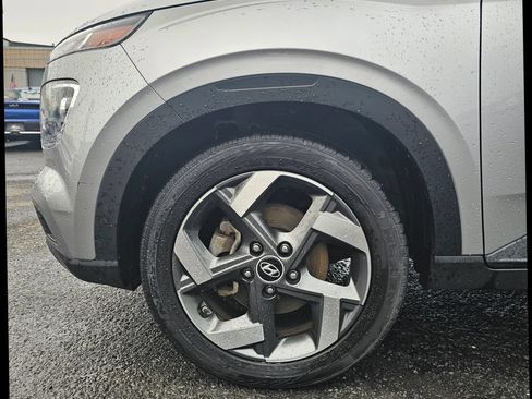 Used 2024 Hyundai Venue SEL FWD image 30