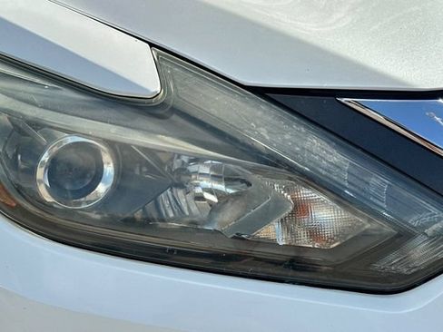 Used 2017 Nissan Altima 2.5 SR w/ Midnight Edition Package FWD image 10