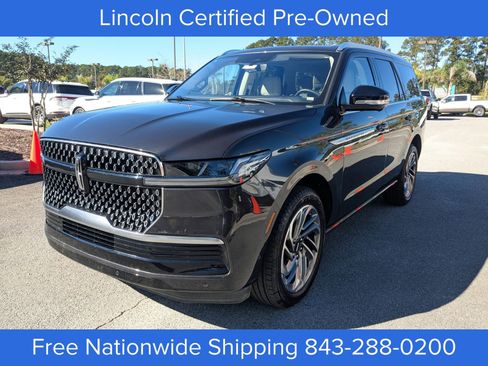 Certified 2025 Lincoln Navigator Reserve image 8