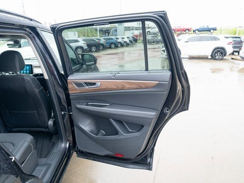 New 2026 Volkswagen Atlas SE image 13