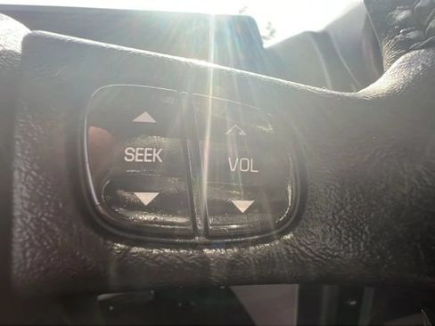 Used 2004 HUMMER H2 w/ Preferred Equipment Group AWD/4WD image 27