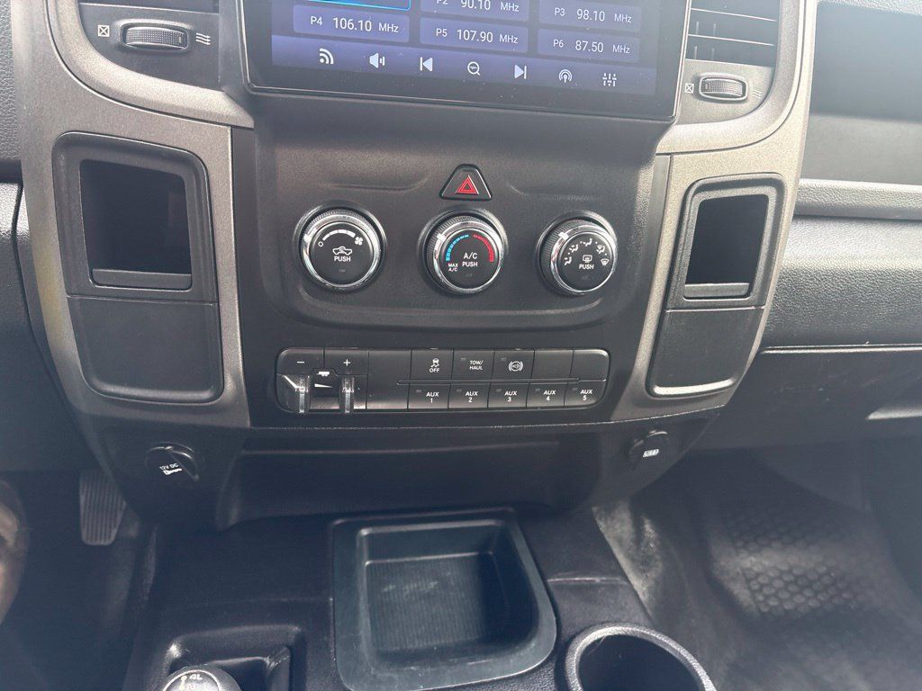 Used 2018 RAM 3500 Tradesman w/ Chrome Appearance Group AWD/4WD image 22