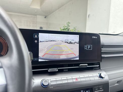 Used 2025 Hyundai Kona SEL image 17