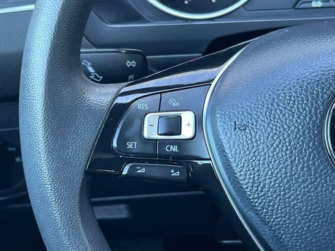 Used 2018 Volkswagen Tiguan S image 25