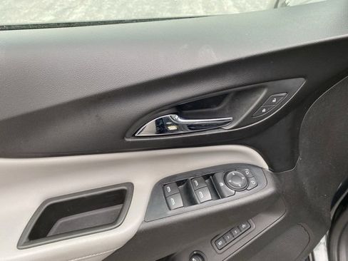 Used 2019 Chevrolet Equinox Premier image 17