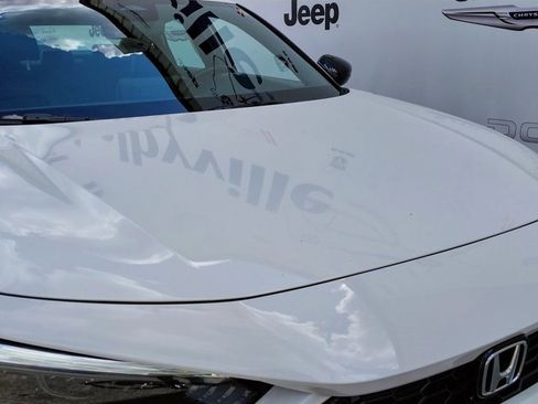 Used 2025 Honda Civic Sport Touring image 3