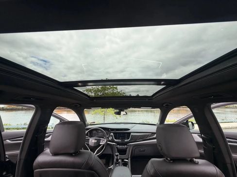 Used 2021 Cadillac XT6 Premium Luxury AWD/4WD image 9