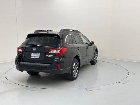 Used 2017 Subaru Outback 3.6R Limited image 6