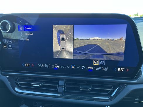 Used 2025 Chevrolet Equinox EV RS image 29