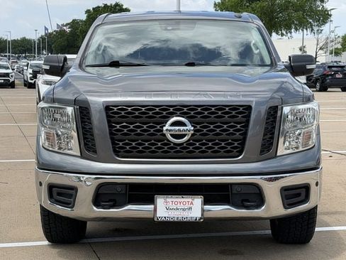 Used 2019 Nissan Titan SV w/ SV Convenience Package AWD/4WD image 8