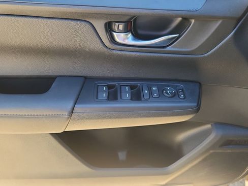 Used 2025 Honda CR-V LX image 11