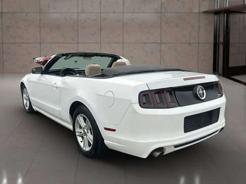 Used 2014 Ford Mustang Convertible RWD image 33