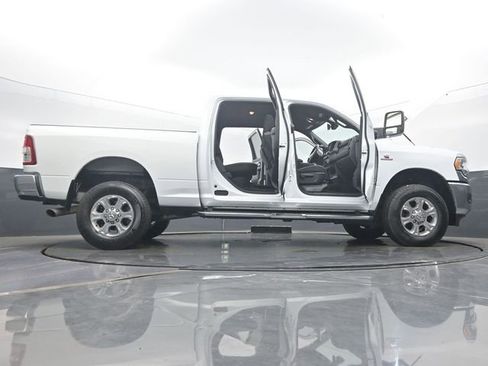 Used 2024 RAM 2500 Big Horn AWD/4WD image 61