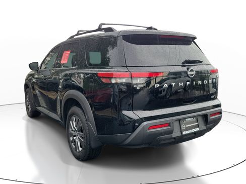 Certified 2024 Nissan Pathfinder SV FWD image 5