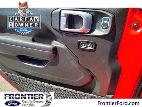 Used 2024 Jeep Wrangler Unlimited Rubicon AWD/4WD image 22