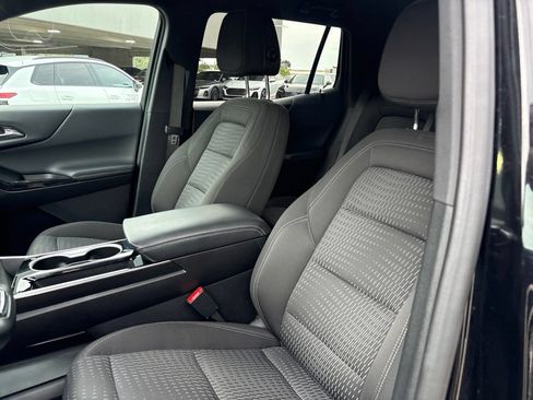 Used 2025 Chevrolet Equinox LT FWD image 18