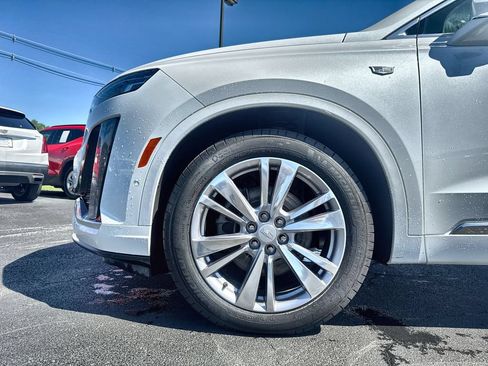 Used 2024 Cadillac XT6 Premium Luxury w/ Technology Package AWD/4WD image 10