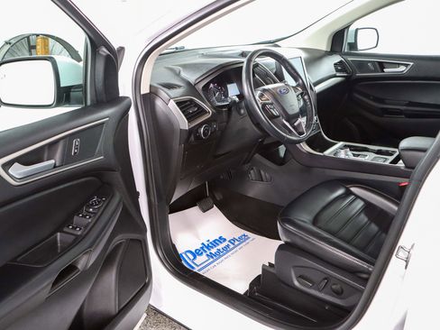 Used 2024 Ford Edge SEL image 3