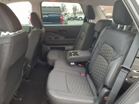 New 2025 Nissan Pathfinder SV image 29