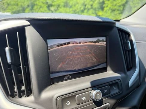 Certified 2024 GMC Terrain SLE w/ Driver Convenience Package FWD image 18