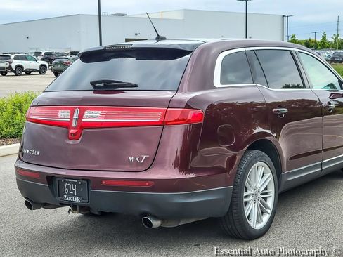 Used 2018 Lincoln MKT AWD image 6