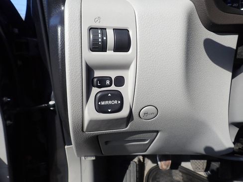 Used 2010 Subaru Forester 2.5X Premium image 10
