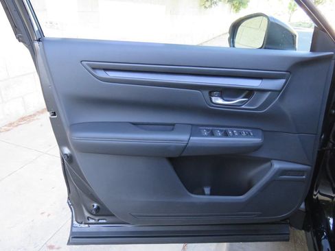 Used 2025 Honda CR-V EX image 25