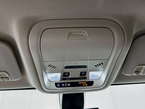 Used 2023 GMC Acadia Denali w/ Denali Technology Package FWD image 18