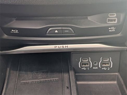 Used 2024 Chrysler Pacifica Limited w/ Uconnect Theater Family Group image 24