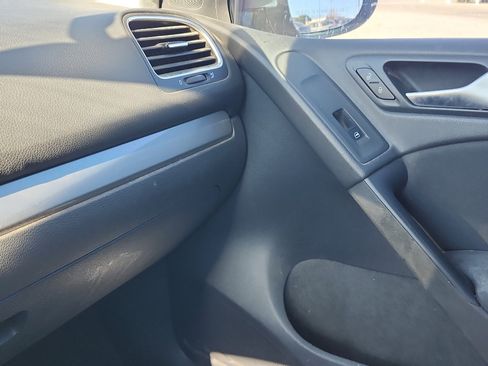 Used 2011 Volkswagen Golf TDI image 29