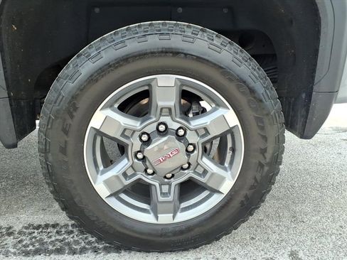 Used 2025 GMC Sierra 2500 SLE w/ SLE Value Package; image 17