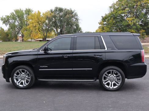 Used 2018 GMC Yukon SLT w/ Premium Edition image 9