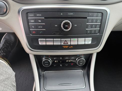 Used 2018 Mercedes-Benz GLA 250 image 14